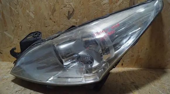 Peugeot 3008 I Headlight/headlamp 9685472780