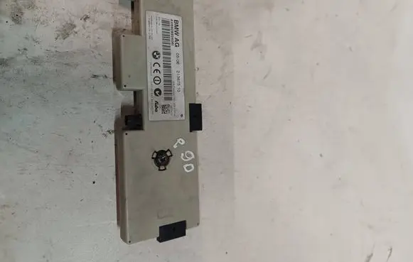 BMW 3 E90 E91 Aerial antenna amplifier 213675