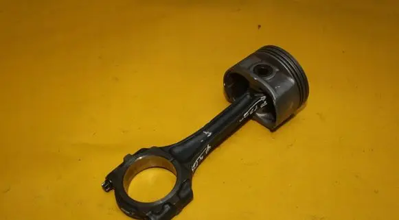 Chevrolet Omega B Piston with connecting rod