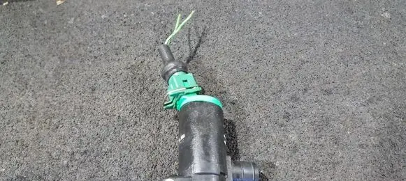 Mercedes-Benz S W220 Windscreen/windshield washer pump