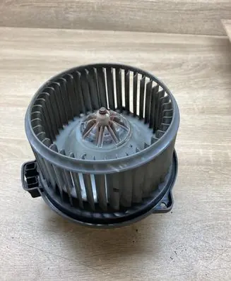 Toyota Avensis T250 Heater fan/blower MF0160700610 0130101601