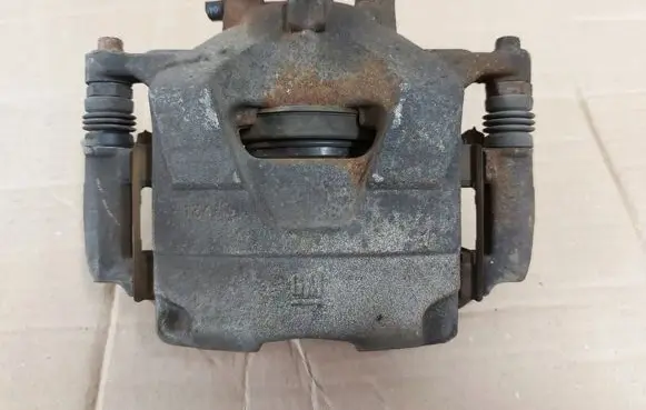 Opel Ampera Front brake pad spring 