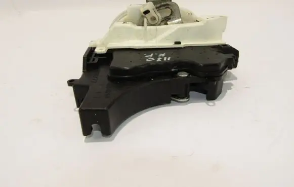 Peugeot 4007 Front door lock