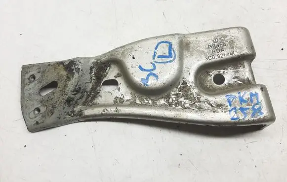 Volkswagen PASSAT B6 Fender mounting bracket 3C0821141