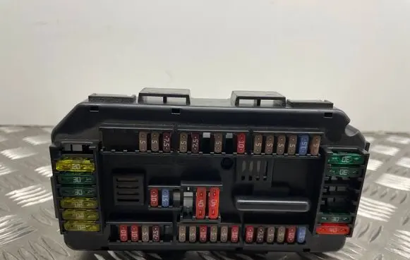BMW 3 GT F34 Fuse module 9224879