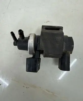 Audi A4 S4 B6 8E 8H Turbo solenoid valve 059906629A 425244