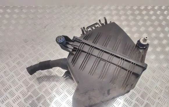 BMW i3 Air filter box 7642403 13717642403