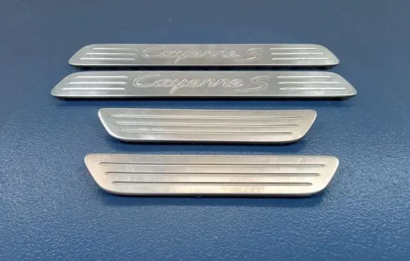 Porsche Cayenne (92A) Foot area side trim 2389-0010