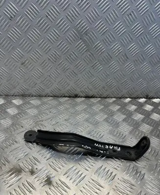 Volkswagen Phaeton Other engine part 3D0145813A