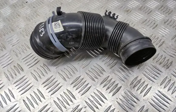 Skoda Octavia Mk3 (5E) Turbo air intake inlet pipe/hose 5Q0129654F