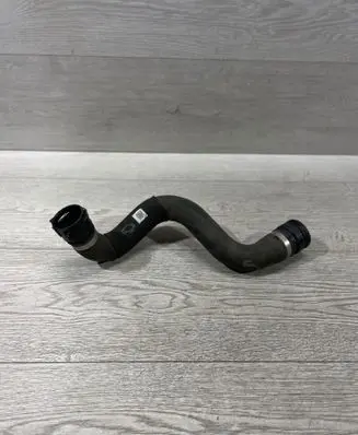 BMW 3 F30 F35 F31 Engine coolant pipe/hose 2399976