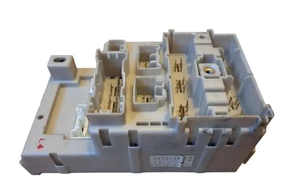 Toyota RAV 4 (XA20) Fuse module 8273342080
