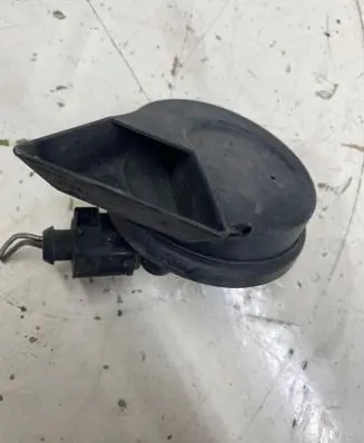 Audi A4 S4 B7 8E 8H Horn signal 8e0957223c