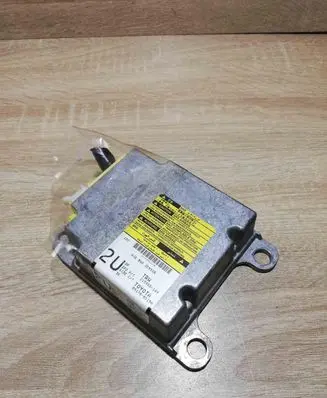 Toyota Avensis T250 Airbag control unit/module 8917005190 215955104