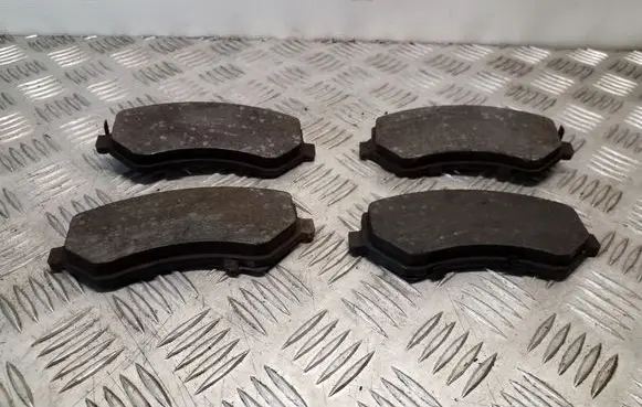 Jeep Cherokee III KJ Brake pads (front) 