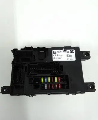 Opel Corsa D Fuse module 13301560 28206628 401154265