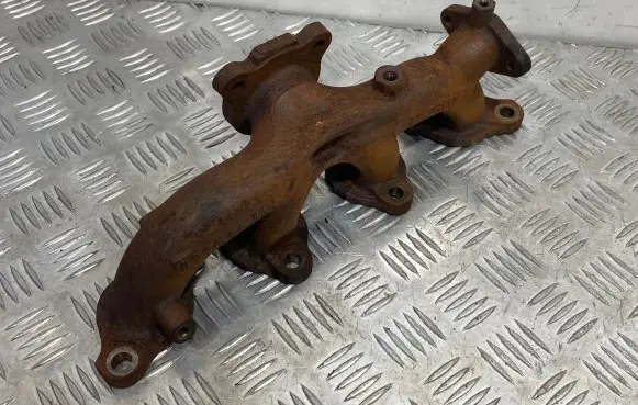 Volvo V40 Exhaust manifold 31380132