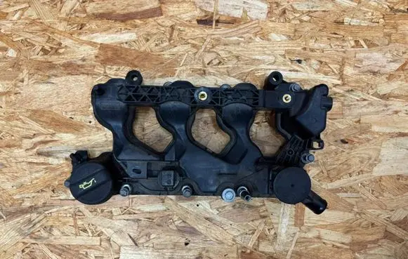 Opel Corsa F Rocker cam cover P1001845