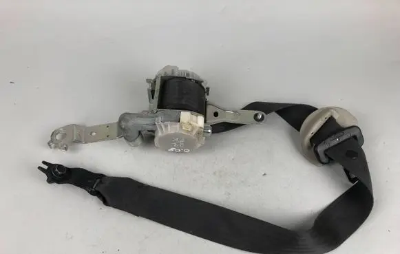 Subaru Outback Front seatbelt H074101