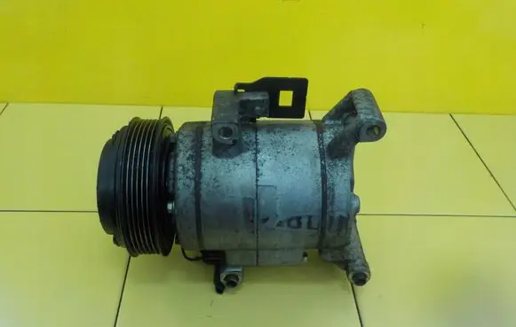 Mazda 3 II Air conditioning (A/C) compressor (pump) F500JUBCA05