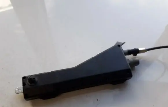 Mercedes-Benz A W168 Antenna control unit 1688200289 AAR535