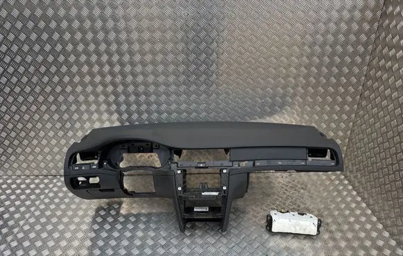 Skoda Superb B6 (3T) Dashboard 3T1857181 3T0880204B