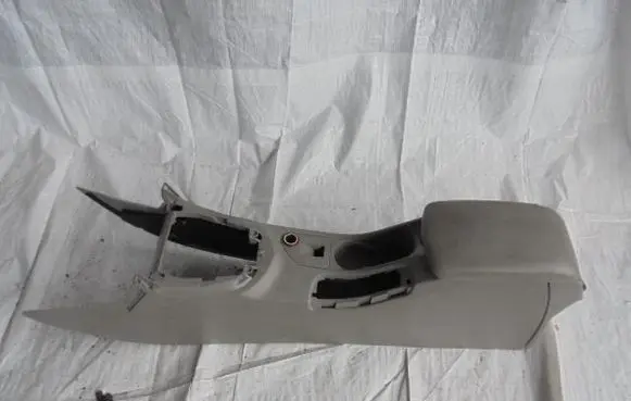 Peugeot 308 Center console 8956841523