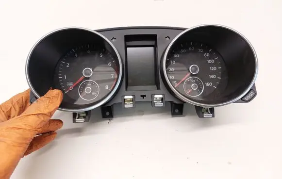 Volkswagen Golf VI Speedometer (instrument cluster) 5K0920972