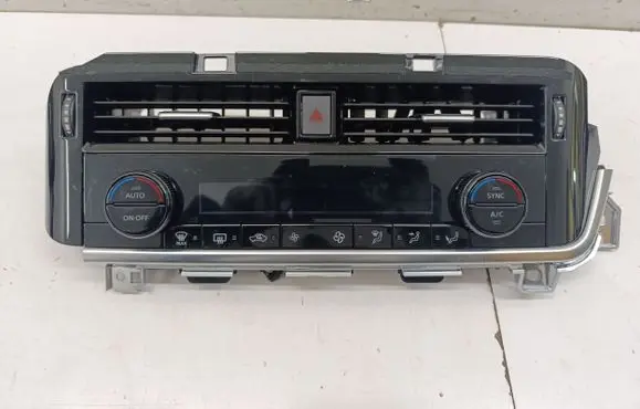 Nissan Qashqai J12 Climate control unit 275006UN0A