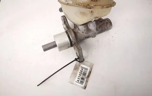 Volkswagen PASSAT B5 Master brake cylinder 8D0611301