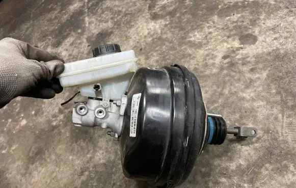 BMW X4 F26 Brake booster 6871456