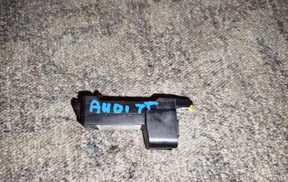 Audi TT Mk1 Airbag deployment crash/impact sensor 8N0959643A 021101 02S5S08QPD59