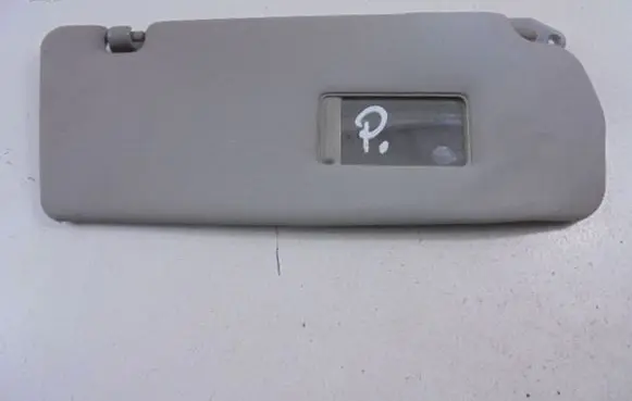 Mitsubishi Pajero Sun visor