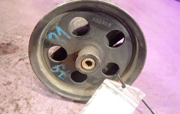 Ford Mondeo Mk III Power steering pump 1S7Q-3A733-AA
