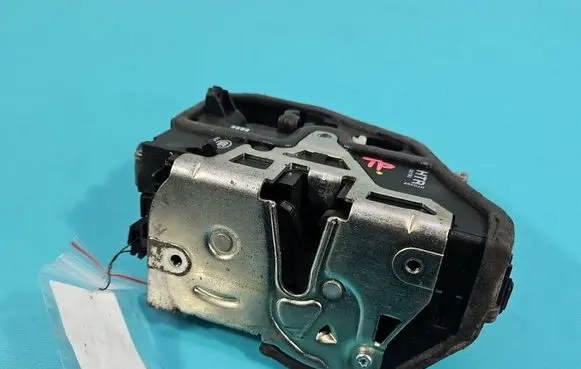 BMW 3 E90 E91 Rear door lock 7060296 IMPRK1585356