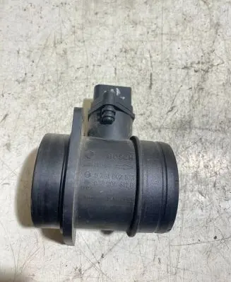 Volkswagen Golf V Mass air flow meter 038906461B