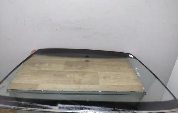 Volkswagen Golf IV Front windscreen/windshield window 