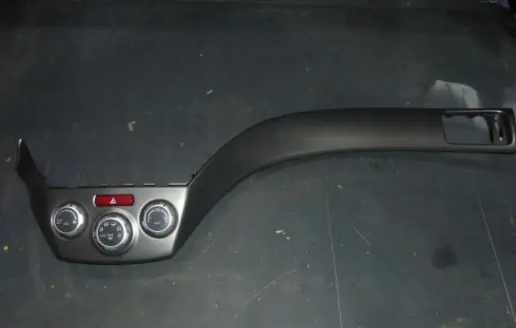 Subaru Impreza III Climate control unit 72311SC110