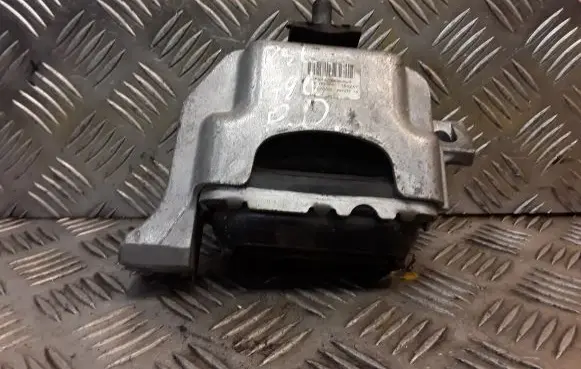 Engine mount bracket