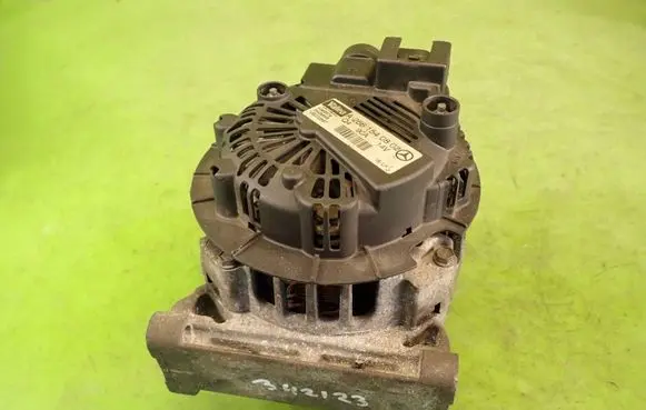 Mercedes-Benz A W169 Generator/alternator A2661540802