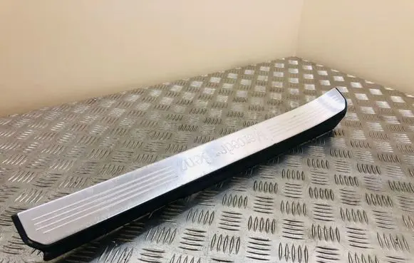 Mercedes-Benz S W221 Front sill trim cover A2216800235