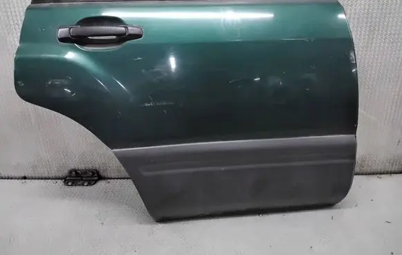Subaru Forester SF Rear door