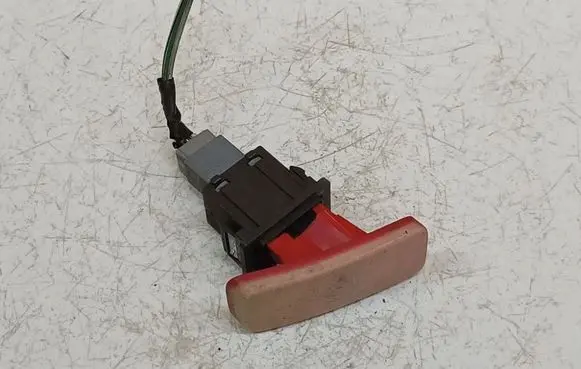 Toyota Auris 150 Hazard light switch