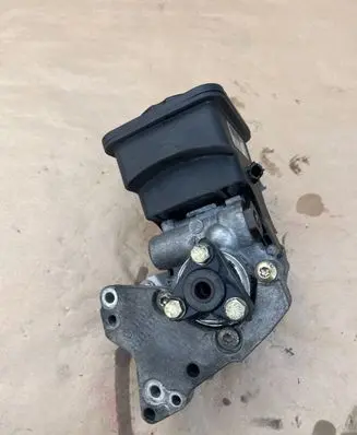 BMW 3 E46 Power steering pump 7692974519