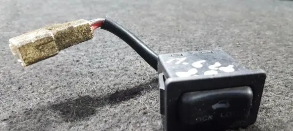 Mazda 626 Tailgate opening switch 