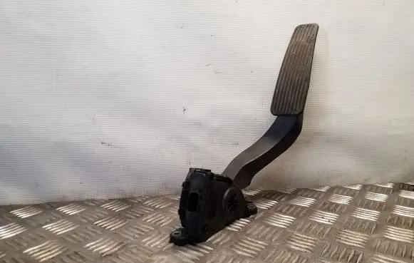 Chrysler 300 - 300C Accelerator throttle pedal 04861714AA