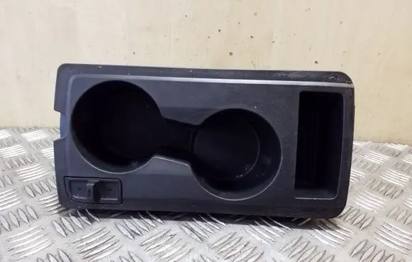 Cup holder front