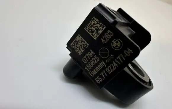 BMW 5 G30 G31 Airbag deployment crash/impact sensor 9341546
