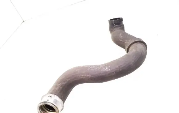 Mercedes-Benz C W204 Engine coolant pipe/hose A2045010682