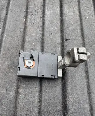 Land Rover Discovery 5 Battery relay fuse E07461900 E14410200 21565